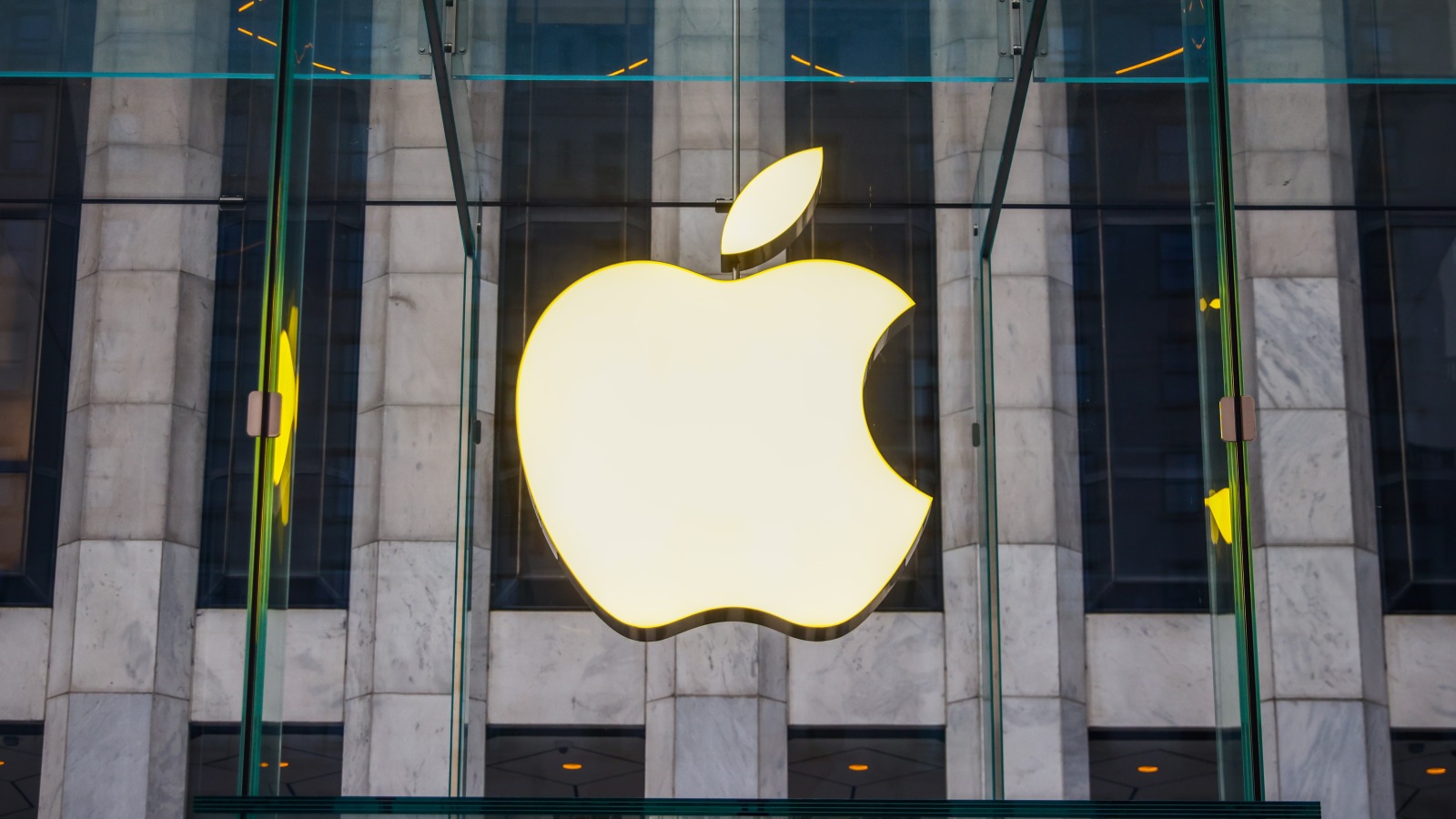Apple Ramps Up Product Prices as Memory Chip Costs Soar