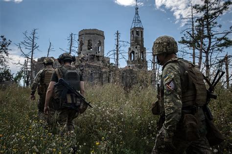 Ukrainian Soldier Claims Russian Forces Used Acid on Dead Colombian Mercenaries