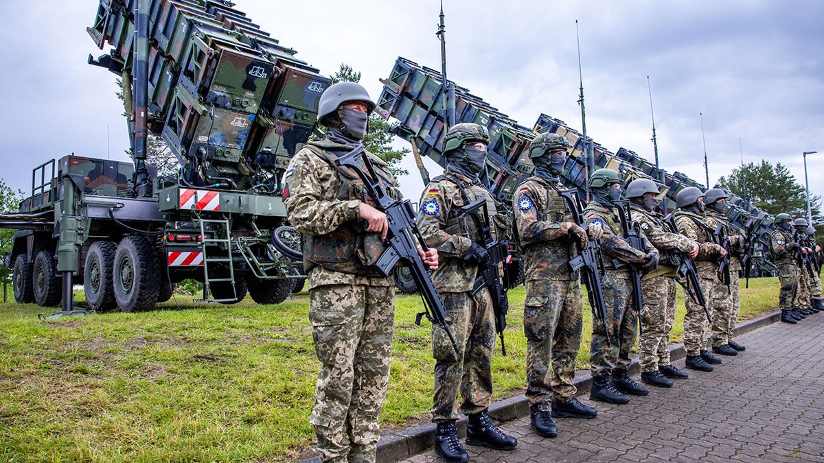 Western Nations Hesitate on Critical Air Defense Missiles for Ukraine