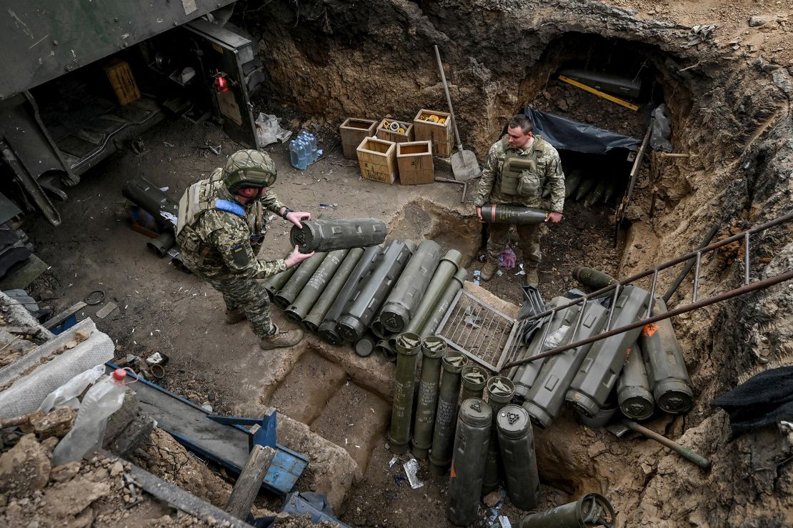 Ukrainian Military Leadership Collapses in Donbass Front Line
